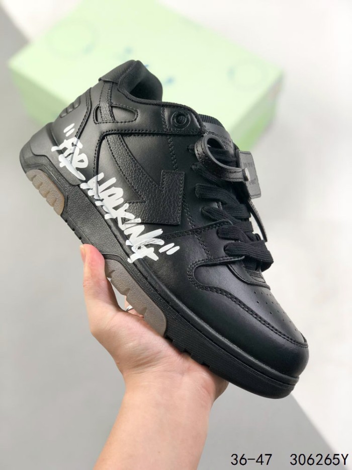1:1 quality version Classic black and white with sports shoes