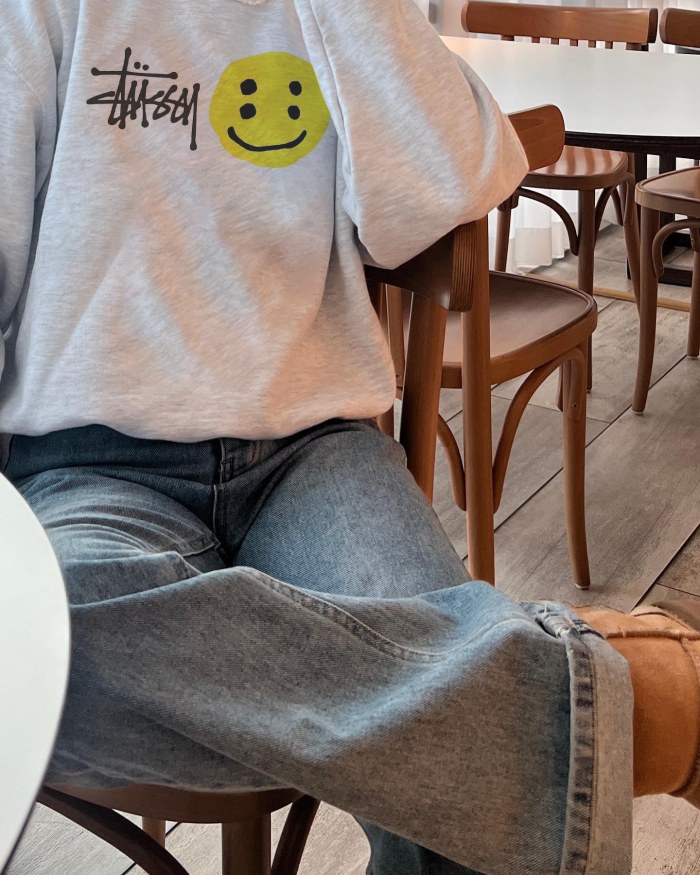 Smiley letters round neck print sweatshirt