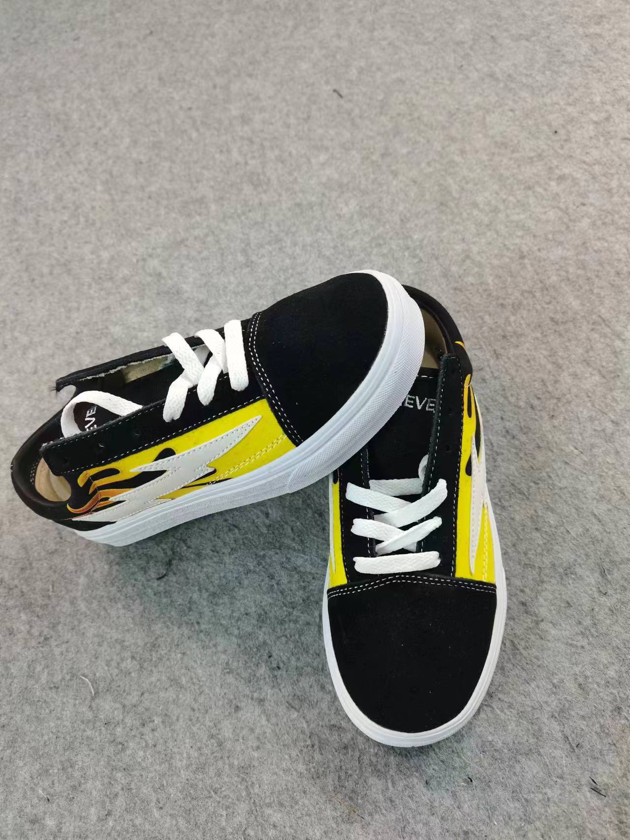 [buy more save more] flame white trim low cut board shoes