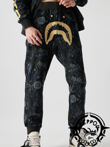 [buy more save more] Grinning Shark Patch Sweatpants