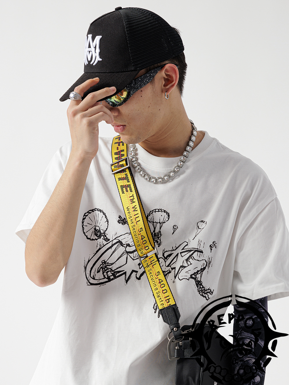 [buy more save more] lettered parachute print tee 2 colors