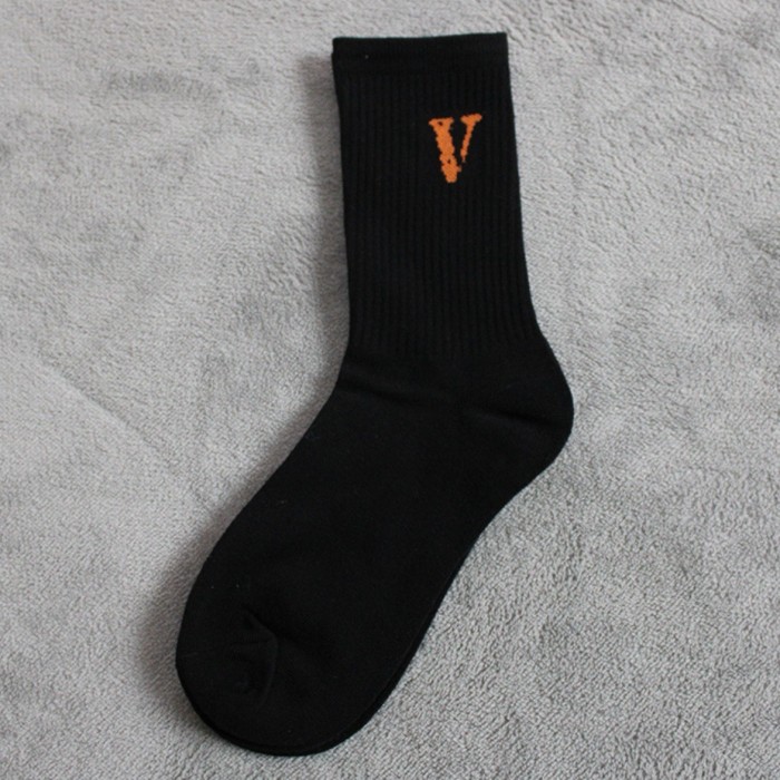 Simple V Print Mid Calf Socks 3 colors