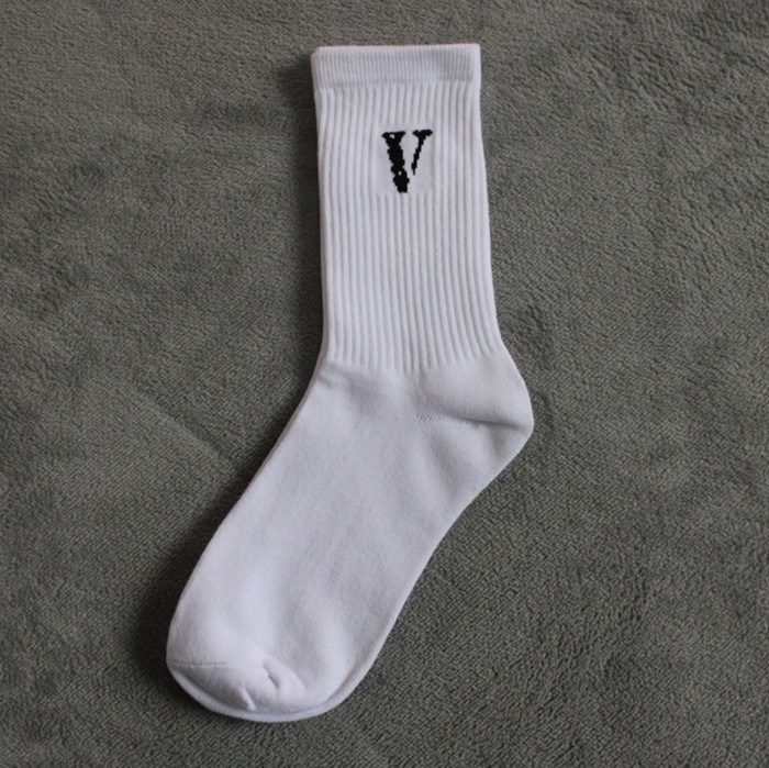 Simple V Print Mid Calf Socks 3 colors