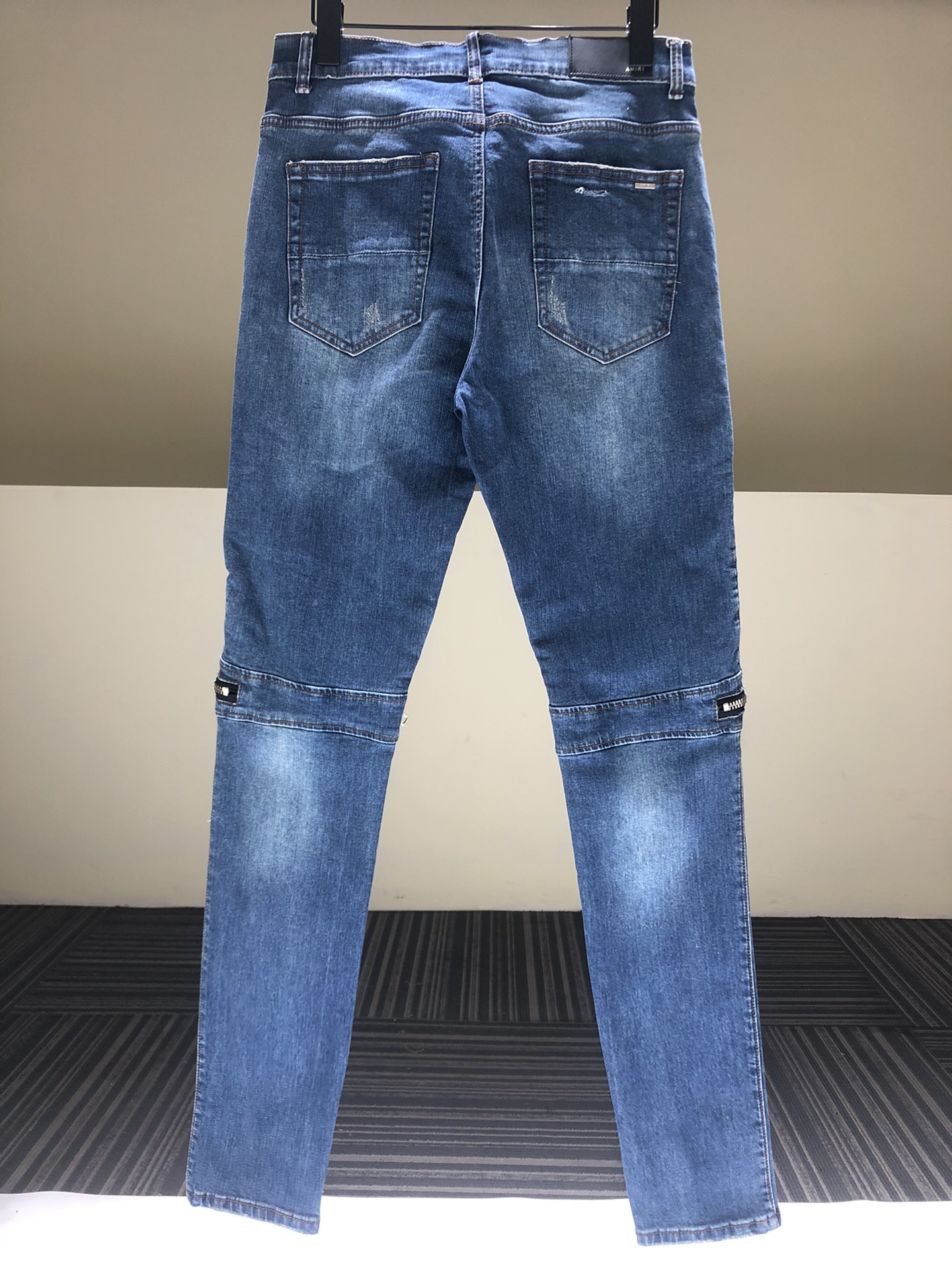 [buy more save more]knee double zip blue distressed jeans