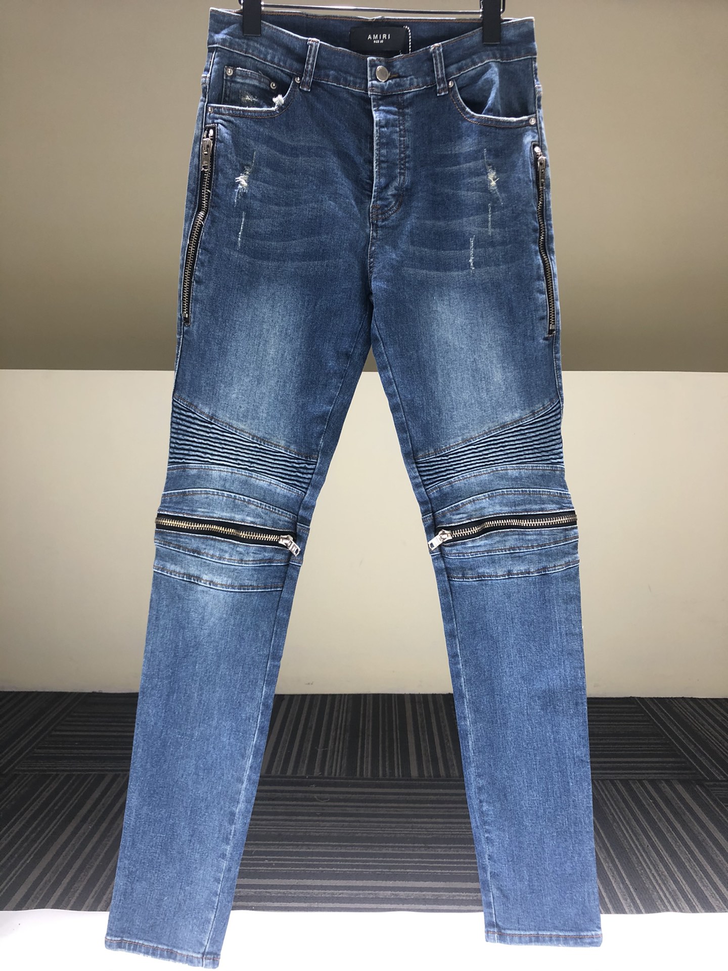 [buy more save more]knee double zip blue distressed jeans