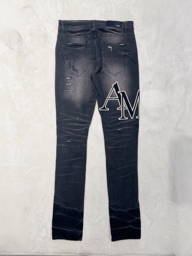 1:1 quality version Mismatched front and back monogrammed embroidered ripped jeans