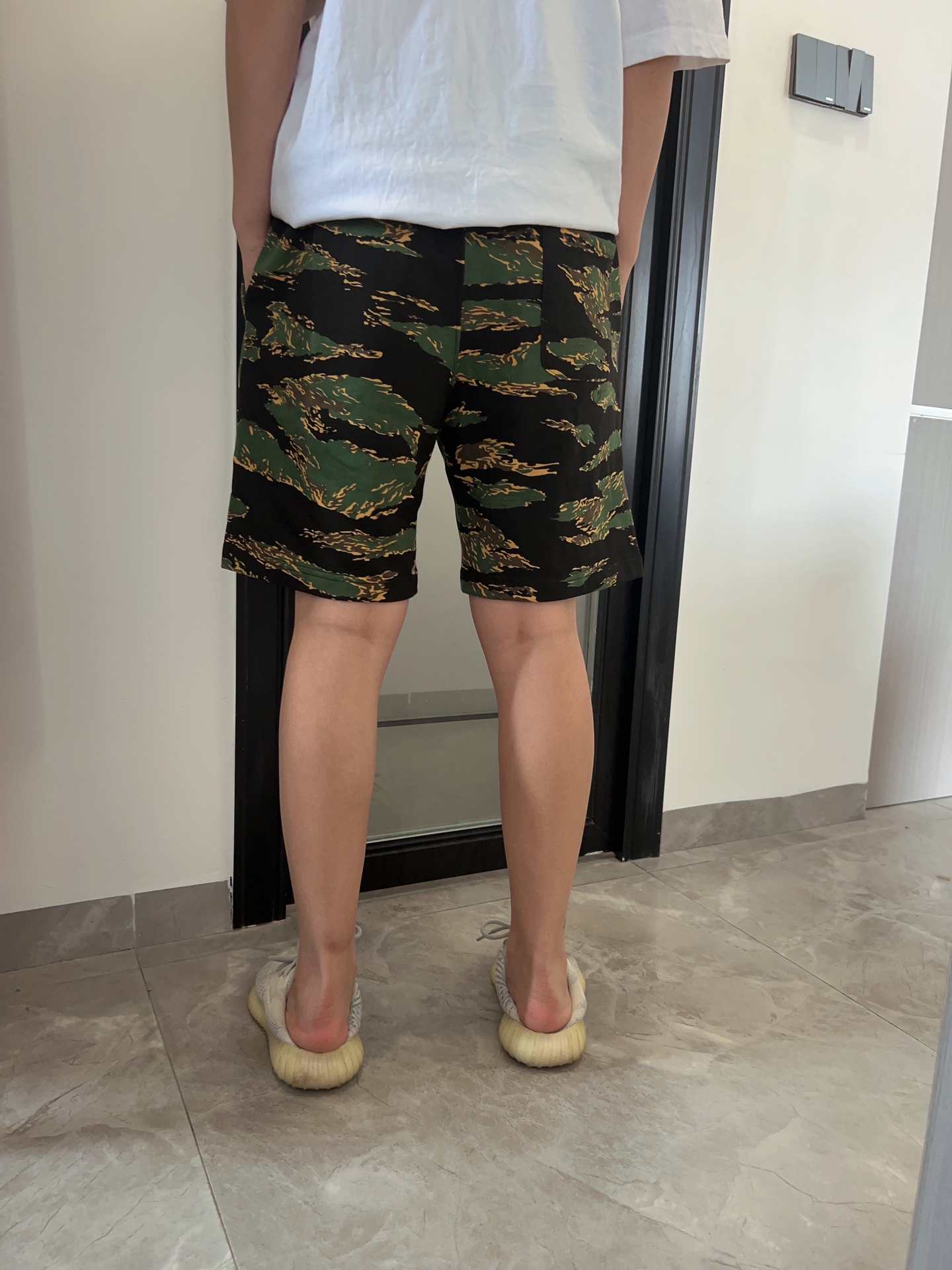 1:1 quality version tiger stripe shark camouflage shorts