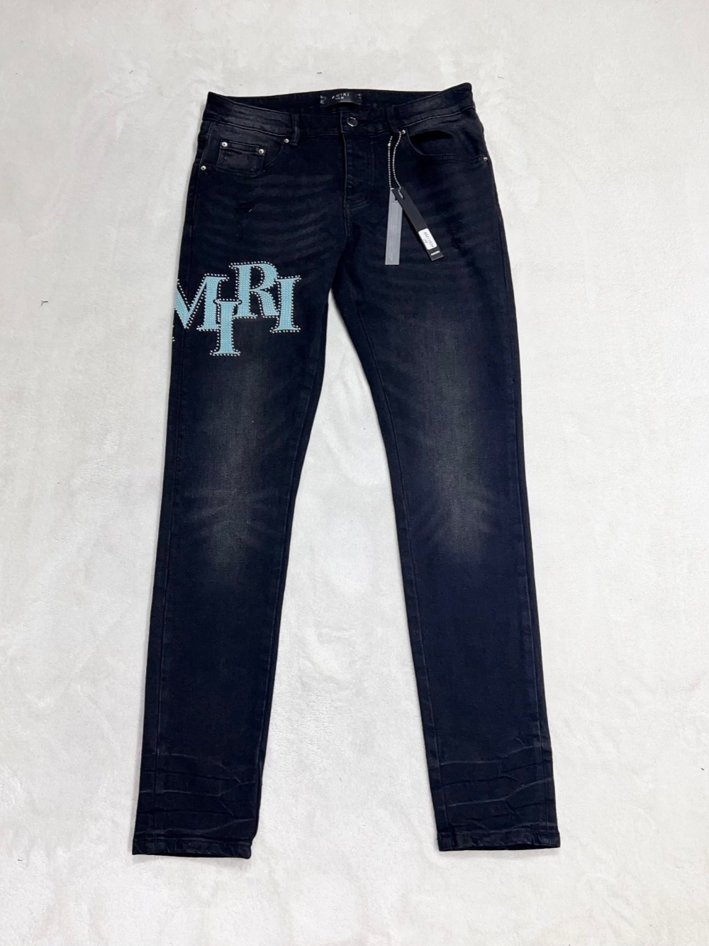 1:1 quality version blue letter-studded jeans