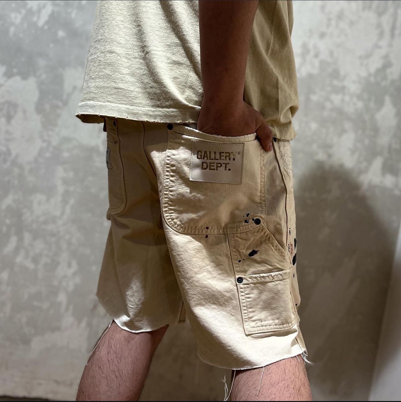 1:1 quality version slashed and inked old denim shorts