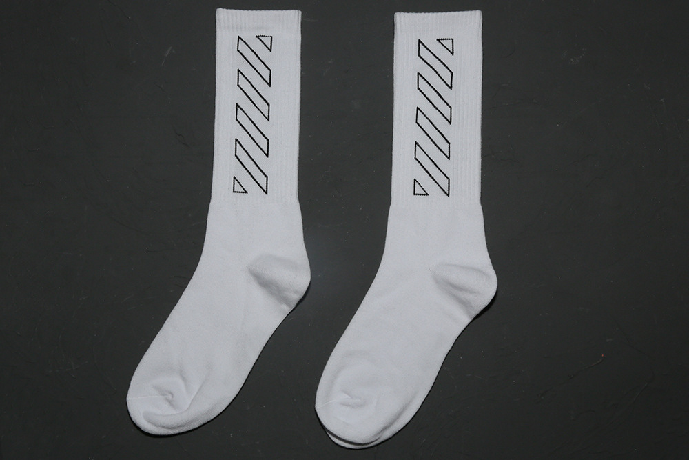 geometric hollowed-out warning line movement mid-tube socks 2 colors