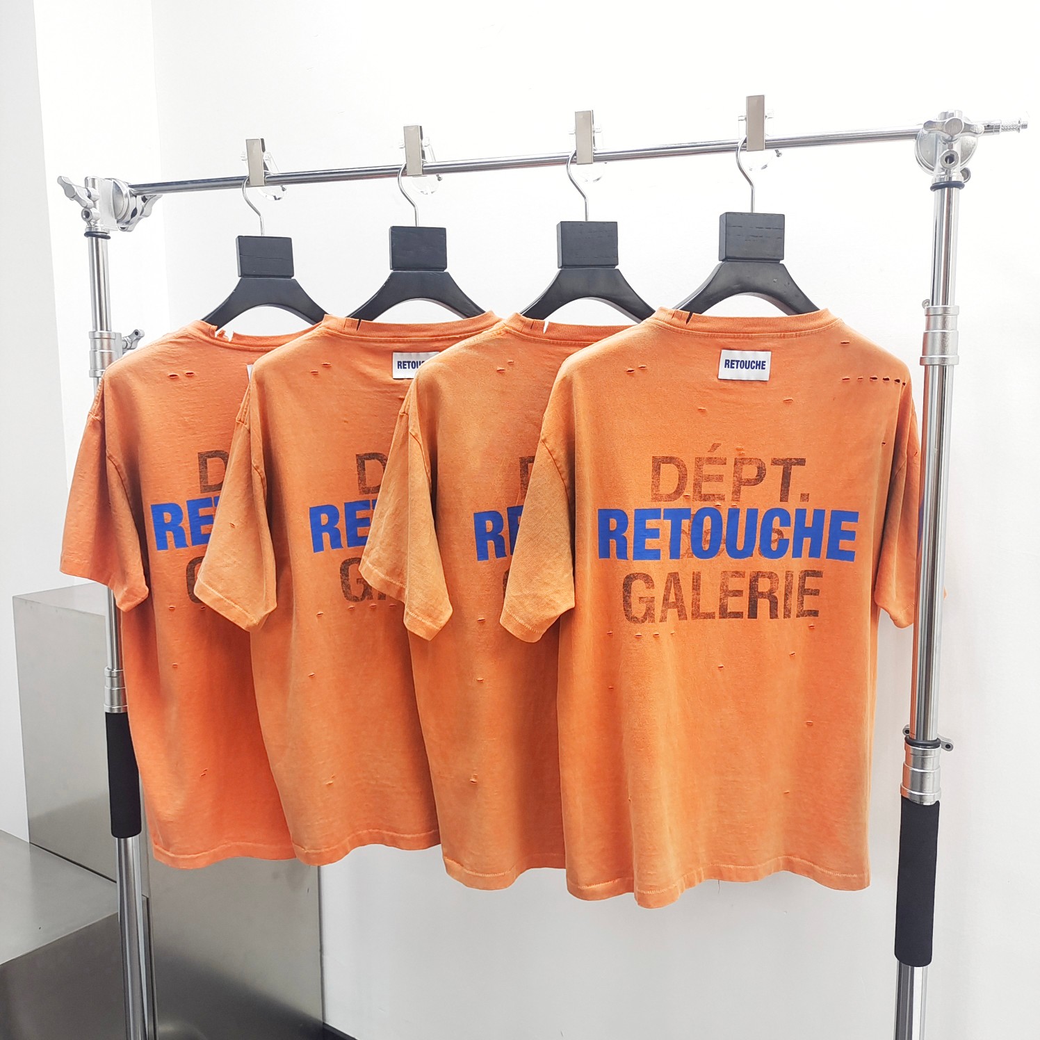 1:1 quality version retouche torn letter print tee 2 colors