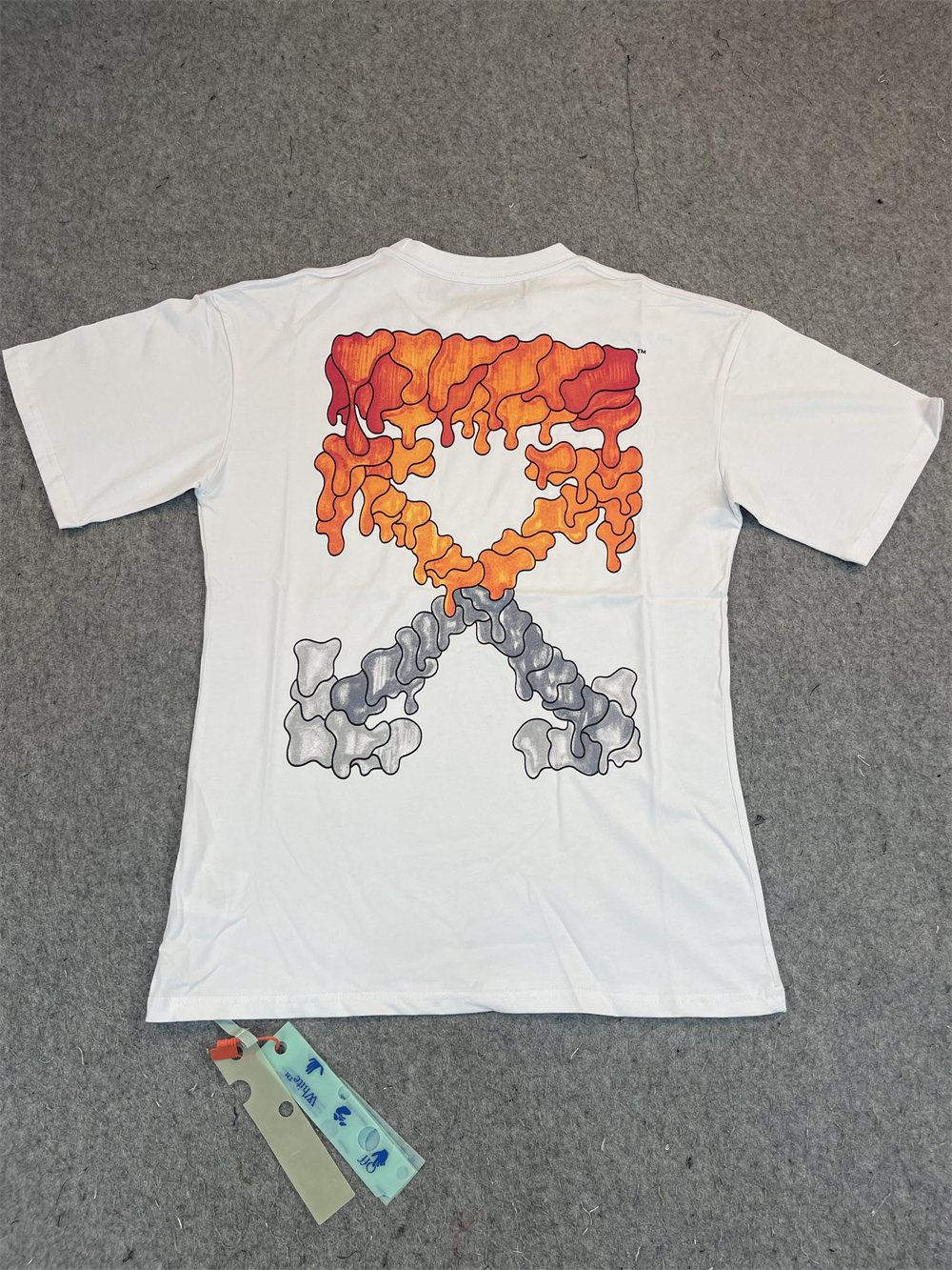 [buy more save more] 21ss melting logo tee
