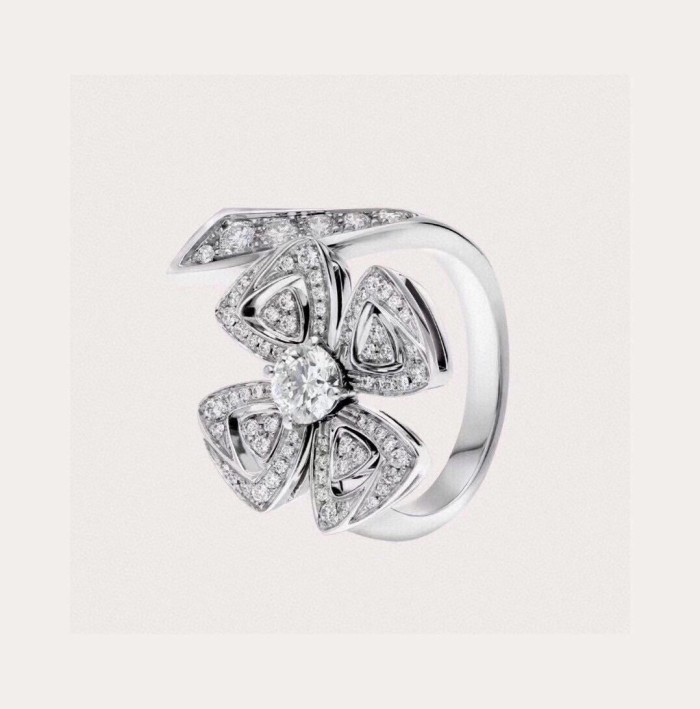 Designer Chant series four-leaf clover row of diamonds open ring