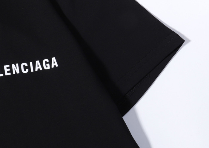 Designer oversize front and back LOGO letter printing short-sleeved men and women couple t-shirts