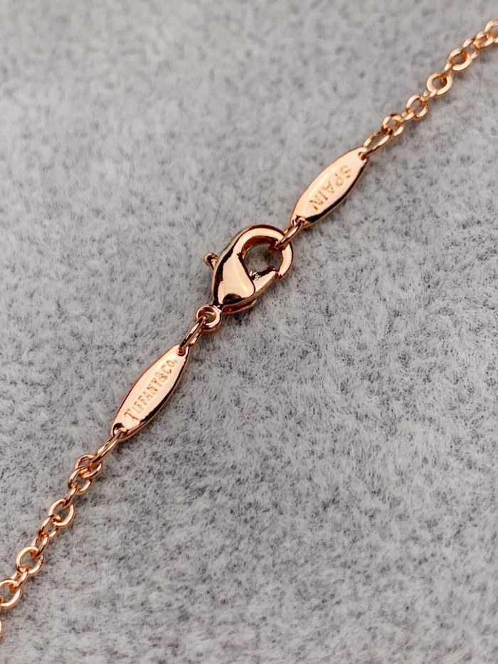 Designer Women New Heart Diamond Bracelet