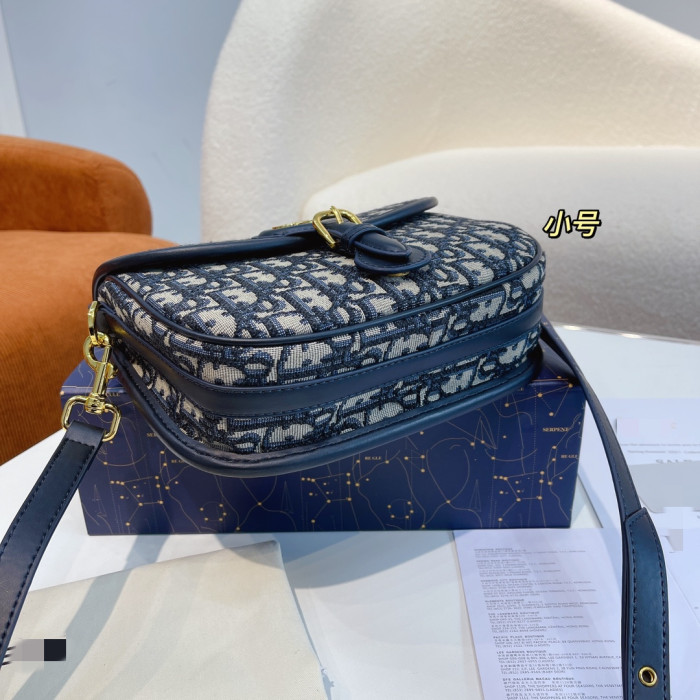 Designer Messenger bag Saddle bag Chain bag handbag