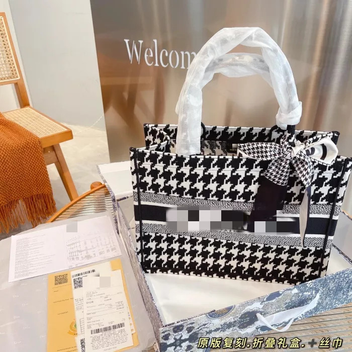 Designer Classic Embroidered Shopping Bag handbag