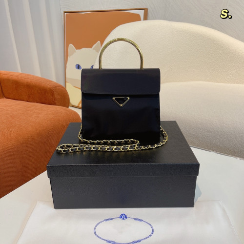 designer bag Nylon handbags are a must for girls