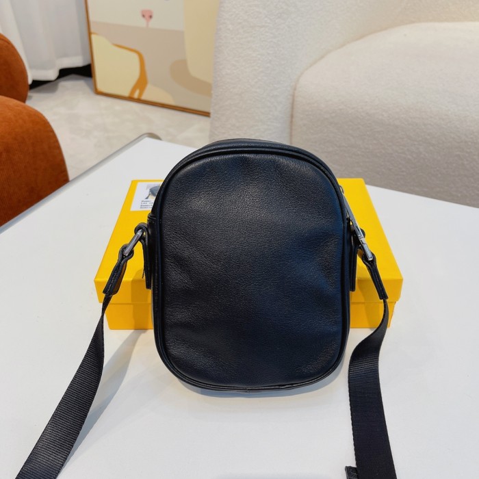 Fendi new little monster one-shoulder messenger phone bag