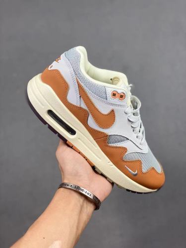 NIKE Shoes Air Max 1 Sneakers