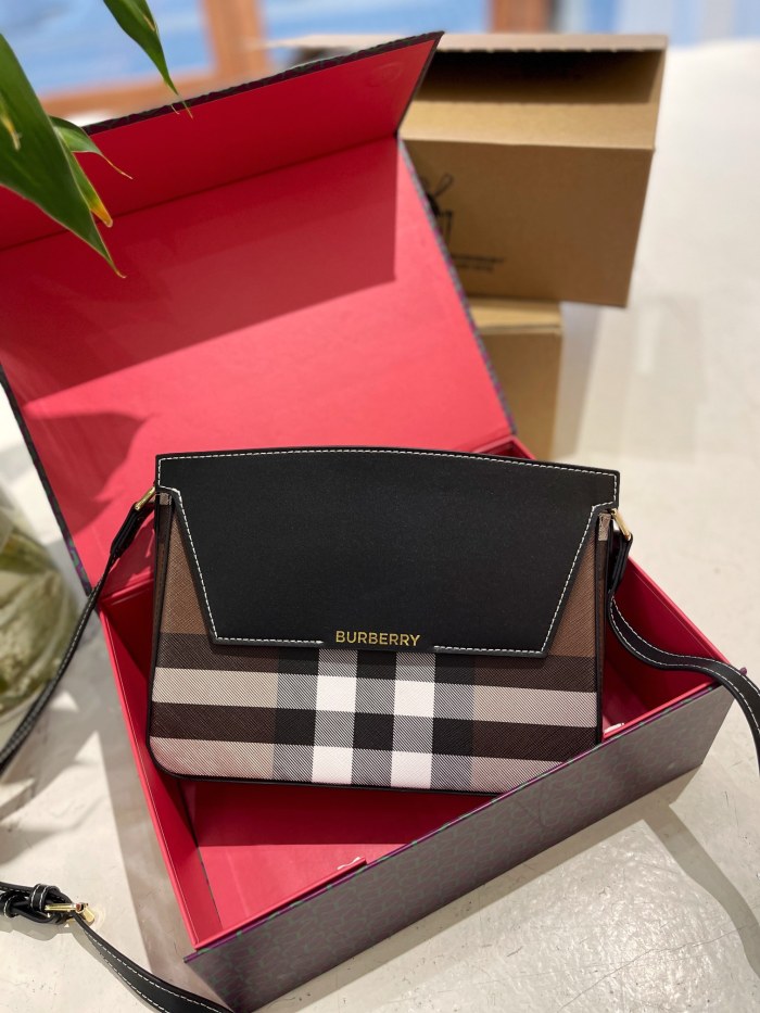 BURBERRY new shoulder bag fashion circle must-have new messenger bag