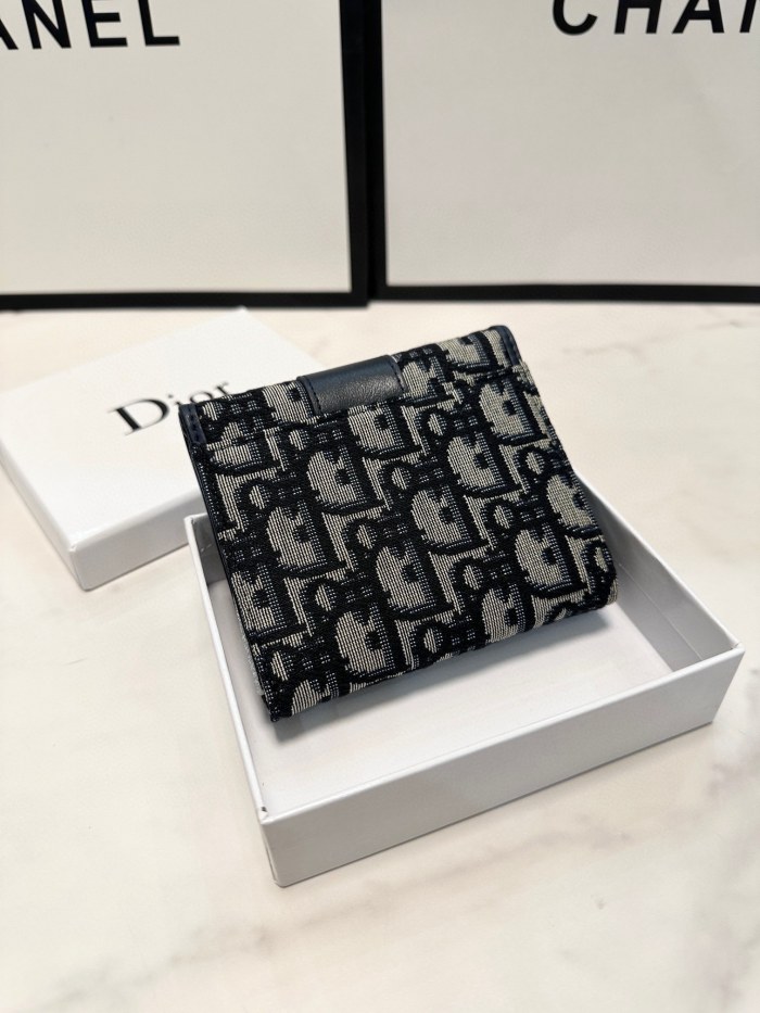 Dior multifunctional wallet