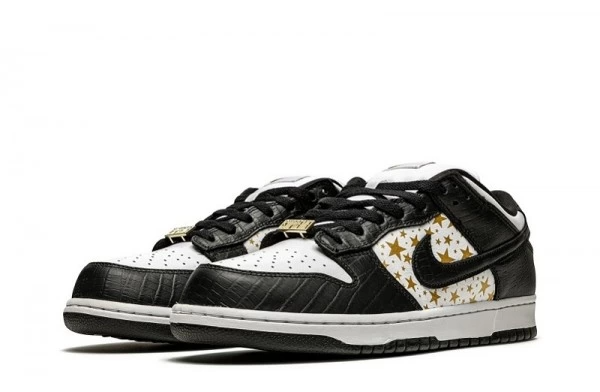 Supreme x Nike SB Dunk Low “Stars Metallic Gold”