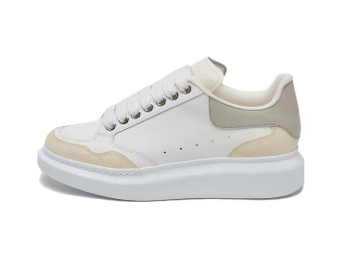Alexander Mcqueen Women's Oversized Sneaker in White/vanilla/cement