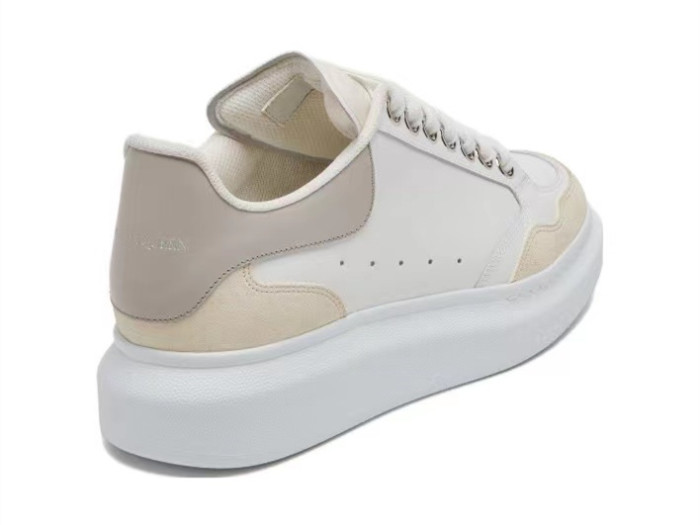 Alexander Mcqueen Women's Oversized Sneaker in White/vanilla/cement