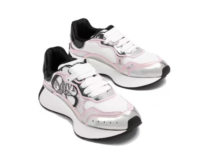 Alexander Mcqueen Women's Sprint Runner in White/pale Pink/black/silver