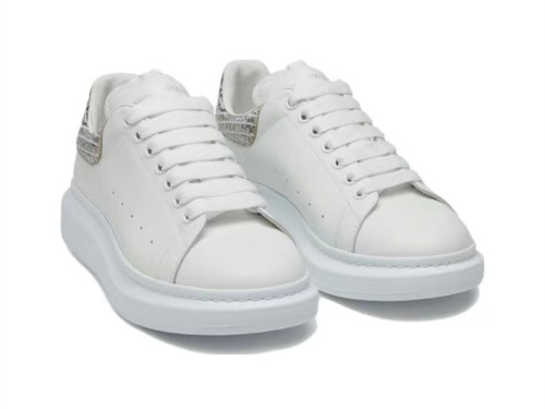 Alexander Mcqueen Men's Oversized Sneaker in White/silver