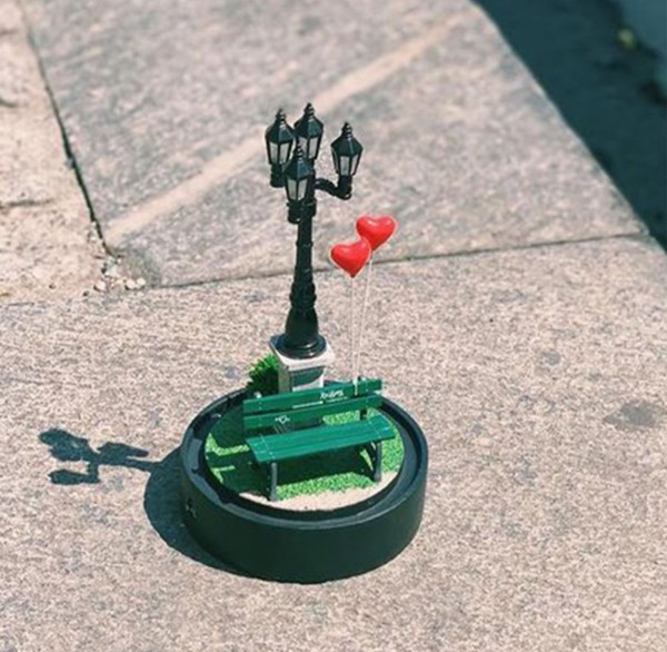 Custom Street Lamp Lit Scene in Dome - 9 H
