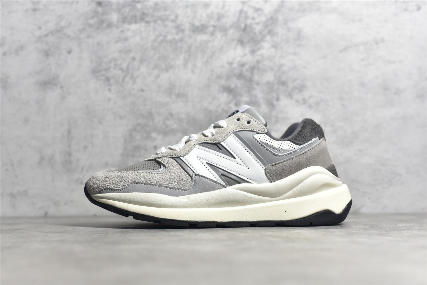 ₩ 90000 - New Balance 5740 M5740TA 