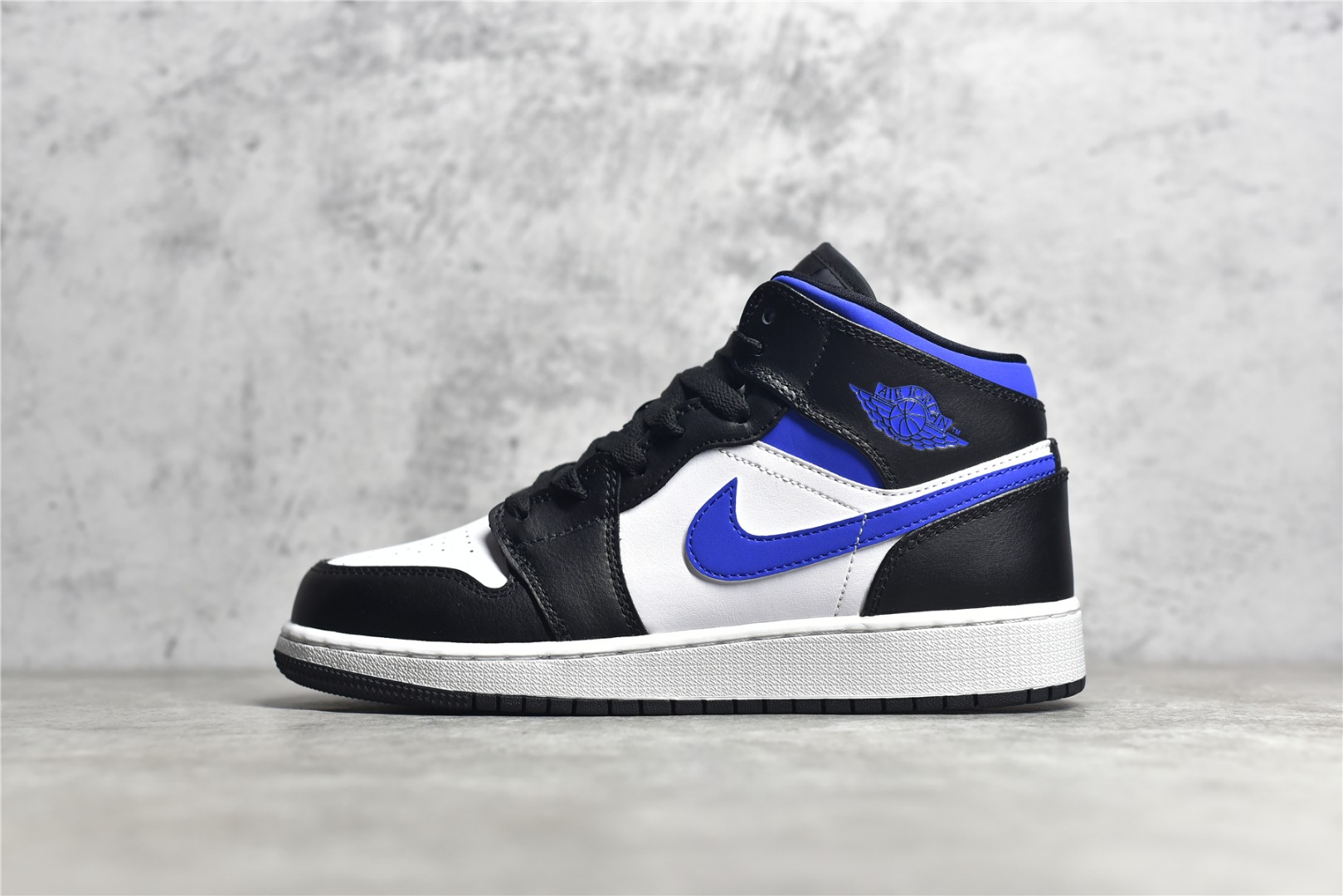 ₩ 100000 - Air Jordan 1 Mid 554725-140 - www.krstocks.com