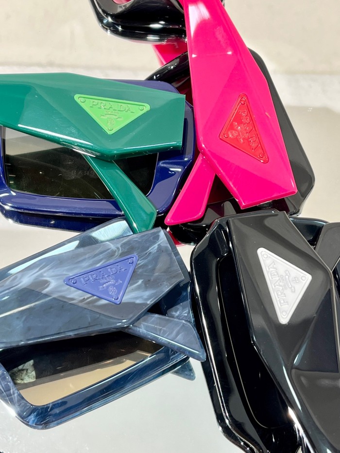 Triangular logo mirror leg sunglasses-三角徽标镜腿墨镜