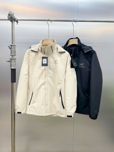 Waterproof and Breathable Softshell Jacket Black and White-防水透气软壳冲锋衣