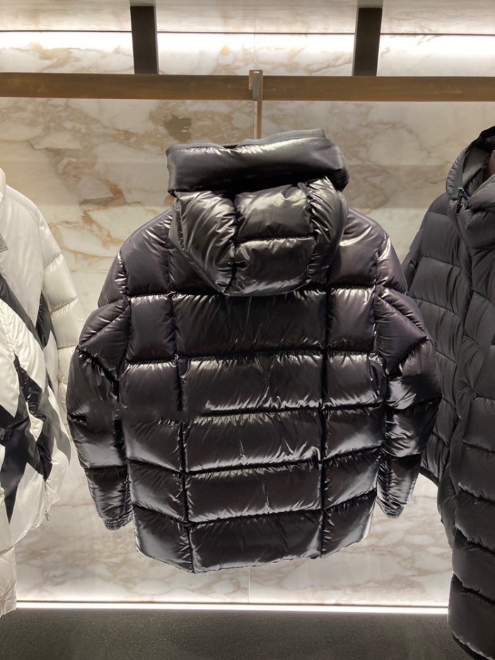 Hooded down jacket with thick hood-粗帽绳连帽羽绒服