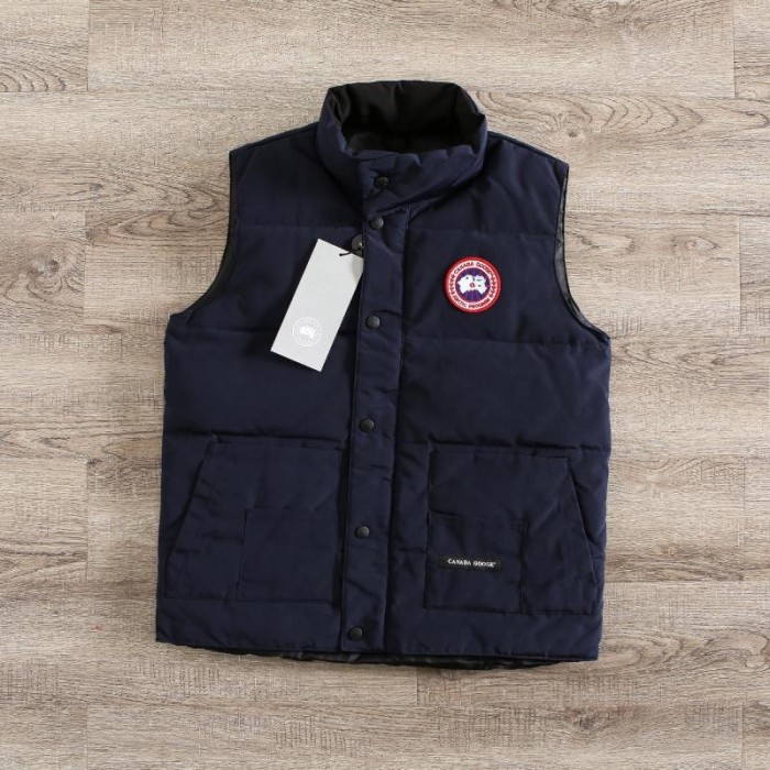 Classic round label down vest