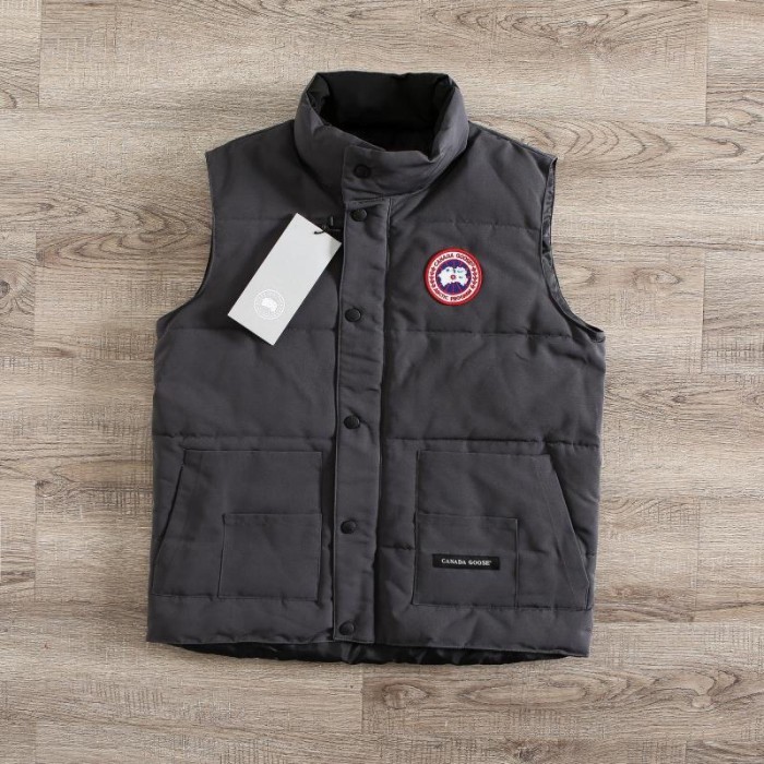 Classic round label down vest