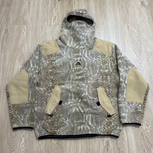 Co-branded sherpa hoody jacket
