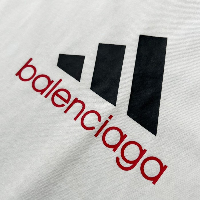 1:1 quality version Classic logo print Solid color tee  2 colors