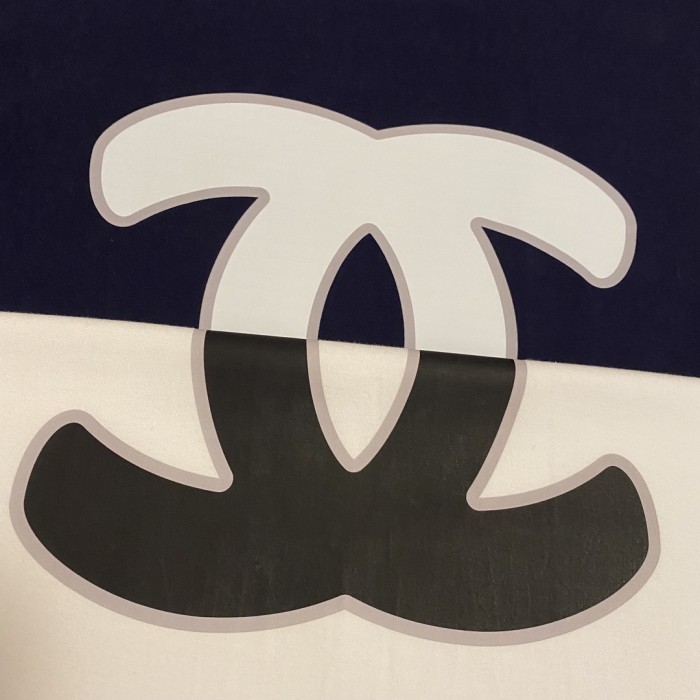 [Special Offer items]Large letter logo threaded neckline design tee