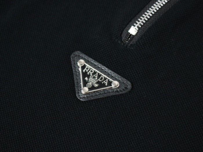 1:1 quality version Triangle label chest zipper tee