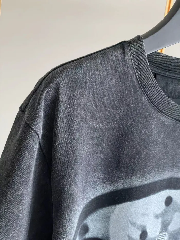 Ghost face print direct spray tee