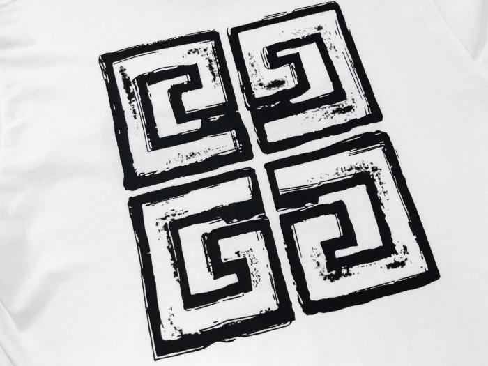 Hand-painted irregular letter print short sleeve tee 2 colors