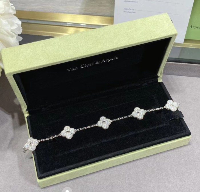1:1 quality version Full Diamond Clover Bracelet