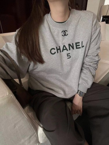 1:1 quality version Chest Logo Print Crew Sweatshirt for girls