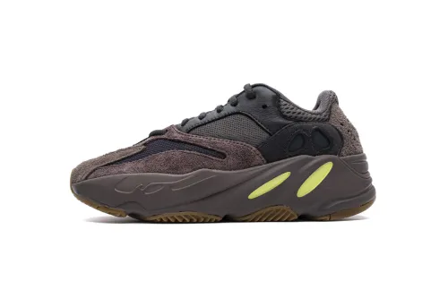 A Y**zy Boost 700 Mauve EE9614
