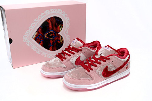  N  Dunk SB Low StrangeLove Skateboards (Special Box) CT2552-800