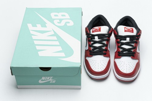  N  SB Dunk Low J-Pack Chicago BQ6817-600